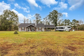 696 Independence Rd, Shepherd, TX 77371