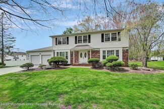 18 Blackfoot Dr, Manalapan, NJ 07726