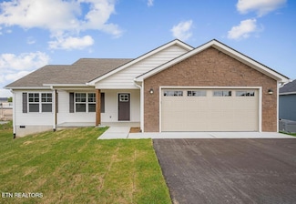 172 Sky View Meadow Dr, Crossville, TN 38555
