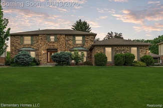 2456 Red Maple Dr, Troy, MI 48098