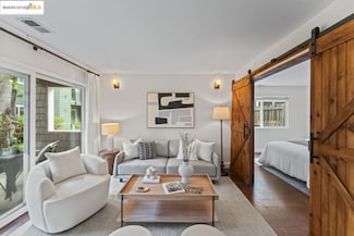 50 Emery Bay Dr, Emeryville, CA 94608