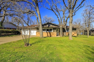 7237 Robinhood Ln, Fort Worth, TX 76112