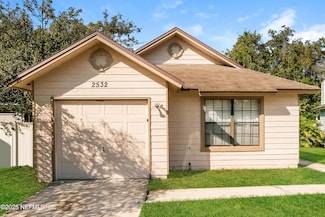 2532 Townsquare Dr, Jacksonville, FL 32216