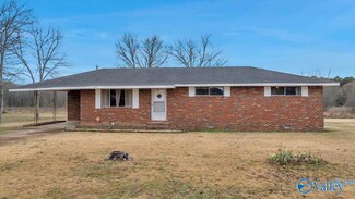 207 Sunset Dr, Athens, AL 35611