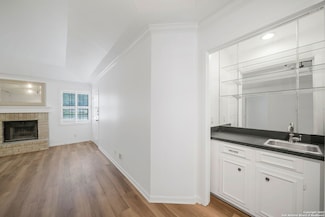 8415 Fredericksburg Rd Unit 704, San Antonio, TX 78229
