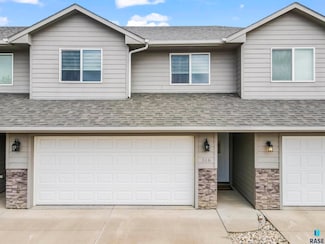 316 Macey Ave, Harrisburg, SD 57032