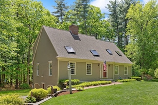 12 Robin Ln, Pepperell, MA 01463