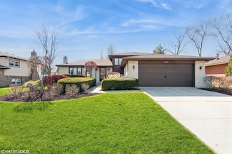 7518 Cambridge Rd, Darien, IL 60561