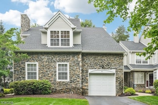 55 Hunter Rd S, North Haledon, NJ 07508