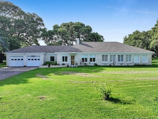 1212 High School Rd, High Island, TX 77623