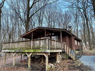 121 Chestnut Ridge Rd, Acme, PA 15610