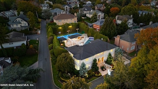 51 Romer Rd, Staten Island, NY 10304