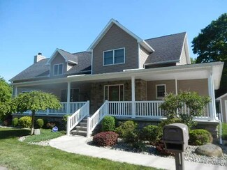 107 E 12th St, Genoa, OH 43430
