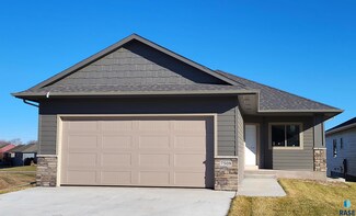 7504 W Flowerfields Place, Sioux Falls, SD 57106