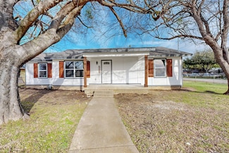 2802 N Masters Dr, Dallas, TX 75227
