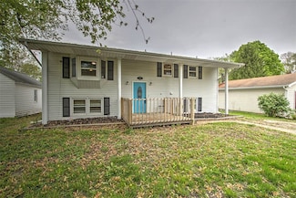 317 E Lincoln St, Blue Mound, IL 62513