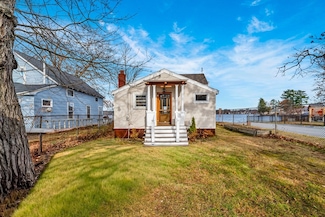 1 Bisson Ln, Merrimac, MA 01860