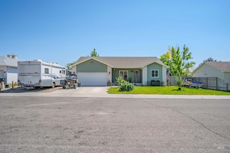 225 Cottonwood Ave, Hansen, ID 83334