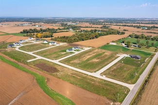 3221 Village Way, Cedar Rapids, IA 52411