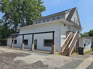 30 Mill St, Hamilton, NJ 08330