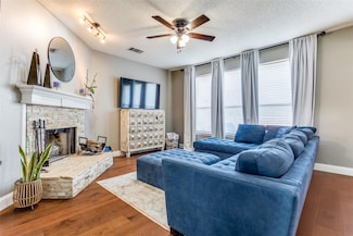 3414 Sunlight Dr, Rowlett, TX 75088