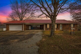2370 Highway Oo, Farmington, MO 63640