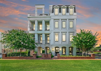 39 Crain Square Blvd, Houston, TX 77025