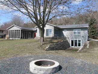 W3675 Orchard Ave, Green Lake, WI 54941