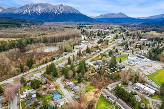38347 SE Fir St, Snoqualmie, WA 98065