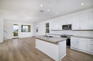 6046 Fairfax Dr, Eastvale, CA 92880