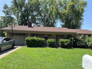 2102 E 14th St, Russellville, AR 72802