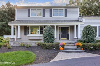 41 Carriage Dr, Middletown, NJ 07748