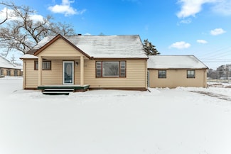 3428 Lennon Rd, Flint, MI 48507