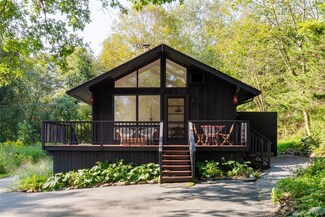 112 Sherow Rd, Pleasant Valley, NY 12569