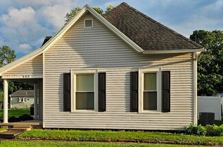 302 W Columbia St, Flora, IN 46929