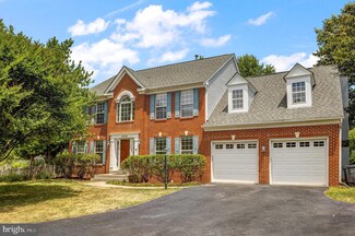 12901 Tarragon Ct, Herndon, VA 20171