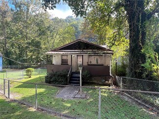 2737 Lens Creek Rd, Hernshaw, WV 25107