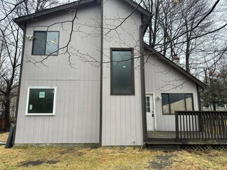 8540 Hillcrest Dr, Tobyhanna, PA 18466