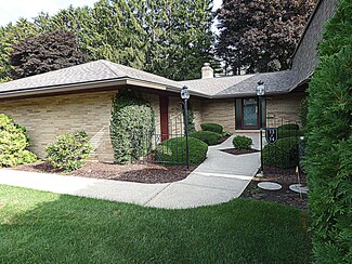 2727 S Lakeshore Dr Unit D-14, Saint Joseph, MI 49085