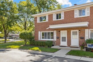 1000 N Boxwood Dr Unit 6, Mount Prospect, IL 60056