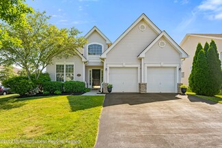 12 Honeysuckle Dr, Manahawkin, NJ 08050