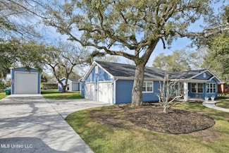 434 Saint John St, Bay Saint Louis, MS 39520