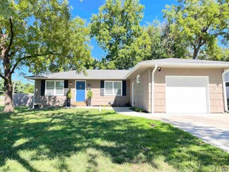 1256 SW Indian Trail Ct, Topeka, KS 66604