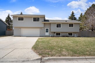 400 Kim Ln, Owatonna, MN 55060