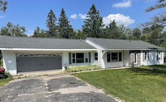 998 W Us-23 Hwy, Cheboygan, MI 49721