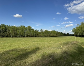 503 E Fischer Lake Pkwy, Niagara, WI 54151