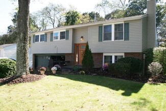 114 Old Gate Rd, Trafford, PA 15085