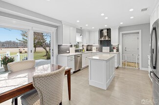 84 Cranbury Neck Rd, Cranbury, NJ 08512