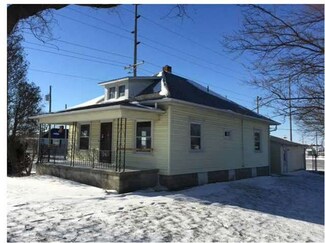 704 W Main St, Leipsic, OH 45856