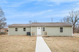 131 S Kendall Dr, Independence, MO 64056